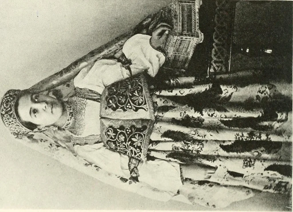 An illustration from Peasant art in Russia, 1912, leaf 59
