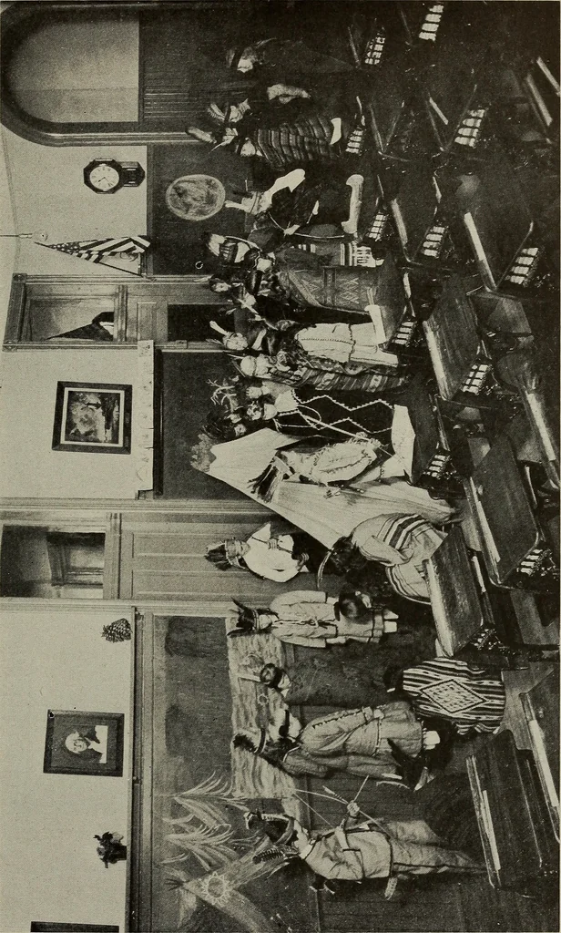 An illustration from Pencil and brush. Art in the Minneapolis schools .., 1916, leaf 16
