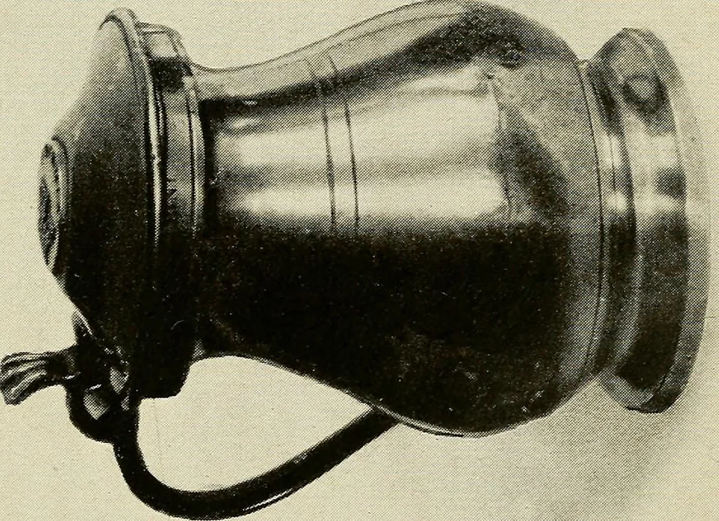 An illustration from The pewter collector : a guide to English pewter with some reference to foreign work, 1921, leaf 40