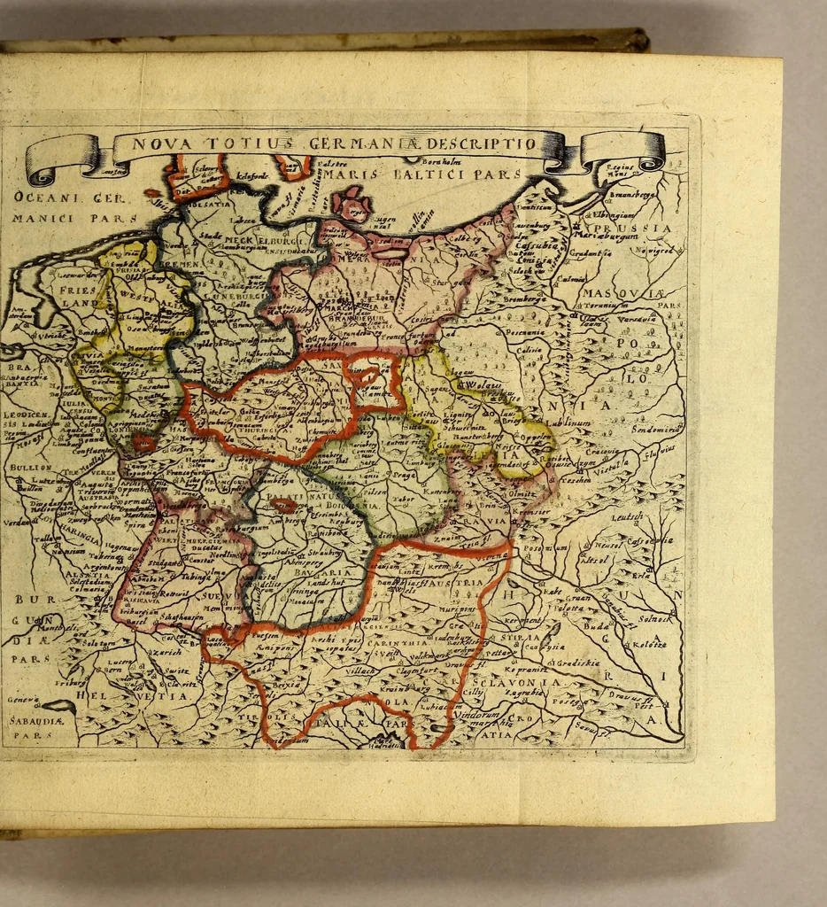 An illustration from Philippi Cluveri[i] Introductionis in universam geographiam, tam veterem quam novam ,libri VI. : Tabulis æneis illustrati, & gemino indice aucti. Cui adjuncta est Danielis Heinsii Oratio in obitum ejusdem Philippi Cluveri[i], 1641, leaf 129