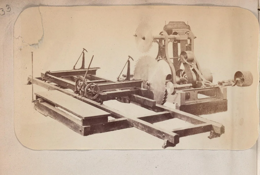 An illustration from Photographs and descriptions of various kinds of engines [ca. 1916], 1916, leaf 40