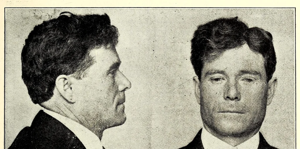 An illustration from Photographs, descriptions and records of persons charged with violation of the postal laws, 1916, leaf 31
