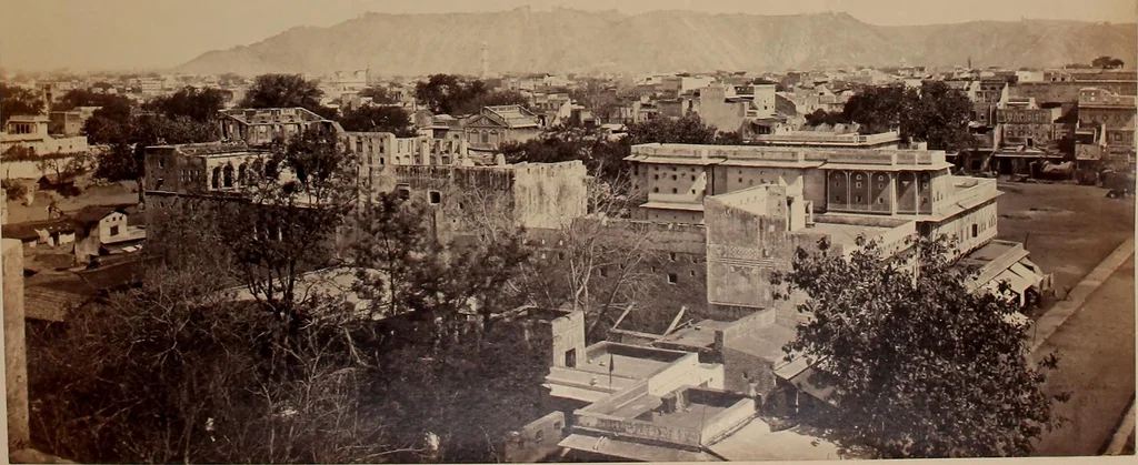 An illustration from Photographs of architecture and scenery in Gujarat and Rajputana, 1874, leaf 98