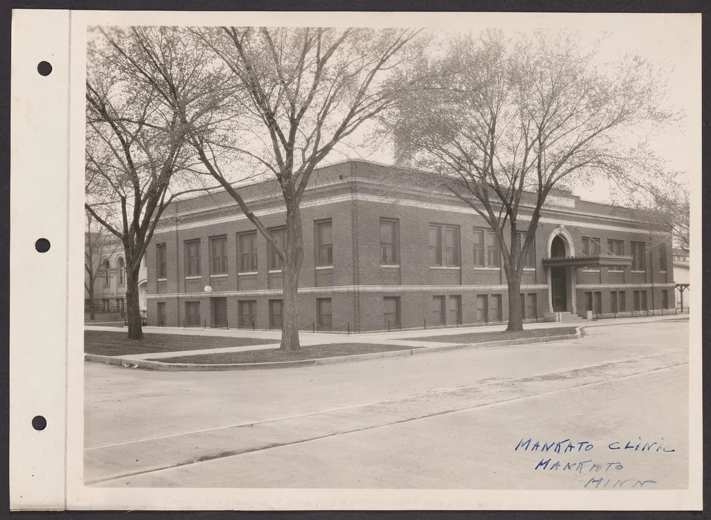 An illustration from Photographs and plans of x-ray facilities located in the midwestern and northwestern United States [ca. 1925], 1925, leaf 65