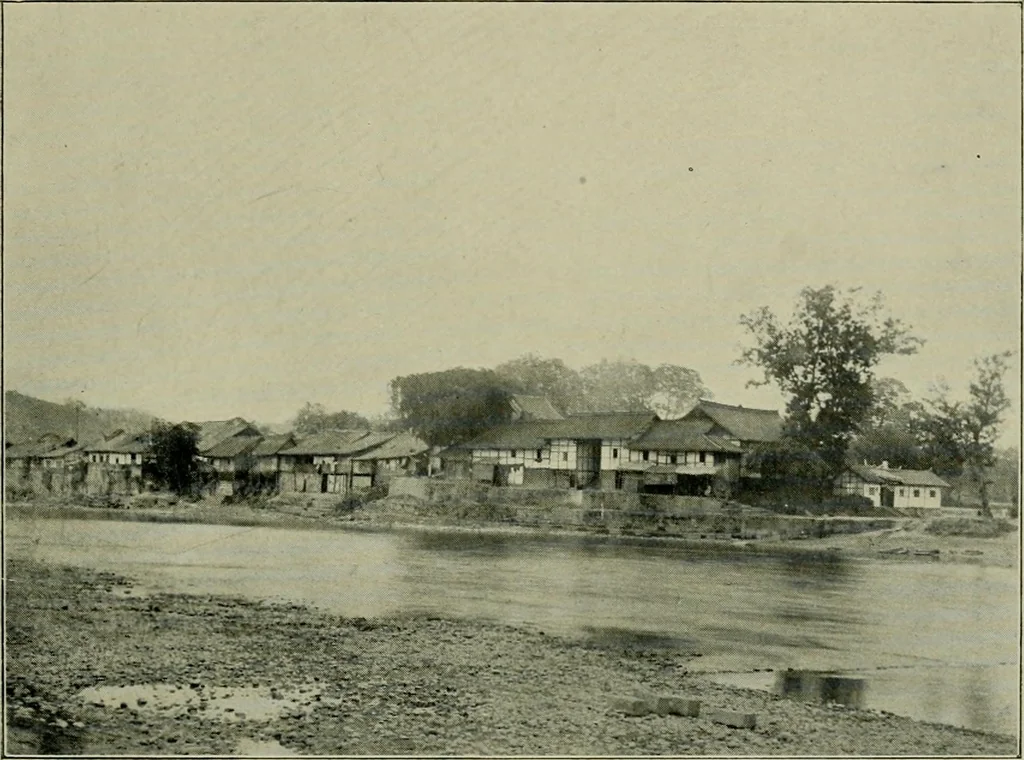 An illustration from Chinese pictures : notes on photographs made in China, 1900, leaf 112