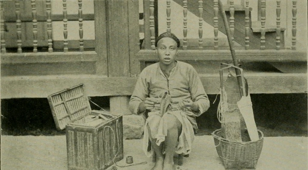 An illustration from Chinese pictures : notes on photographs made in China, 1900, leaf 118