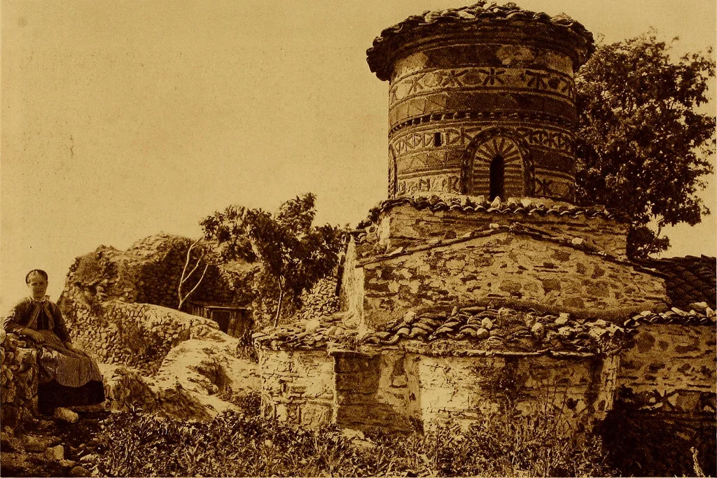An illustration from ...Picturesque Greece architecture, landscape, life of the people, 1922, leaf 159