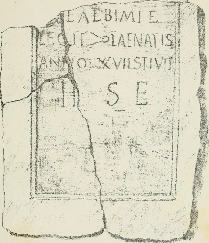 An illustration from Épigraphie romaine du Poitou [et] de la Saintonge, 1895, leaf 530