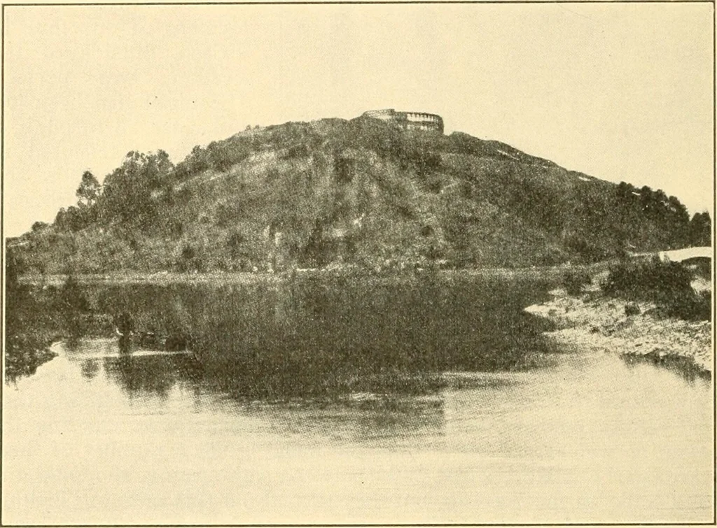 An illustration from Pilgrimage of Mary commandery no. 36, Knights templar of Pennsylvania to the Twenty-ninth triennial conclave of the Grand encampment U.S. at San Francisco, Cal, 1904, leaf 115