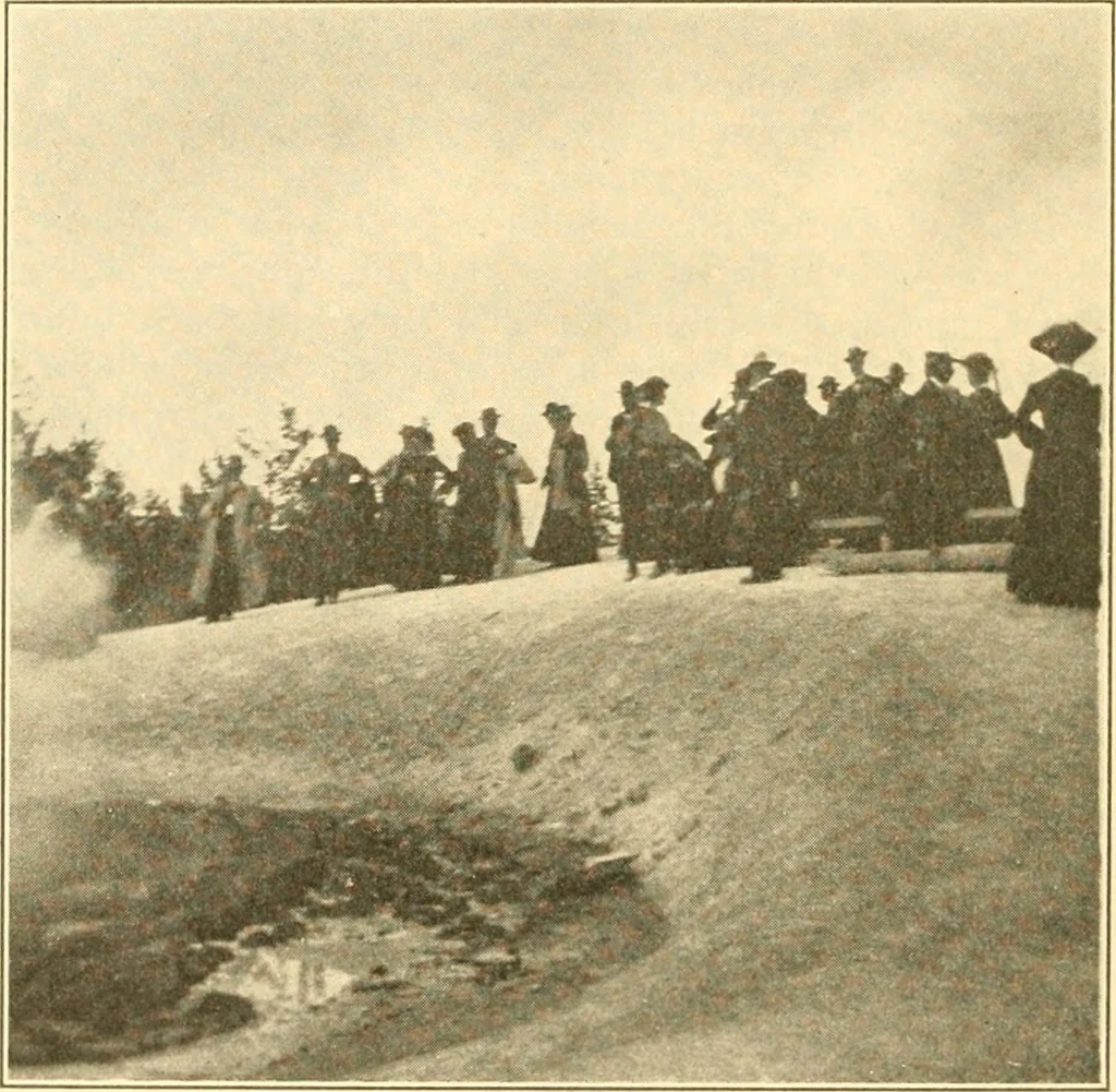 An illustration from Pilgrimage of Mary commandery no. 36, Knights templar of Pennsylvania to the Twenty-ninth triennial conclave of the Grand encampment U.S. at San Francisco, Cal, 1904, leaf 17