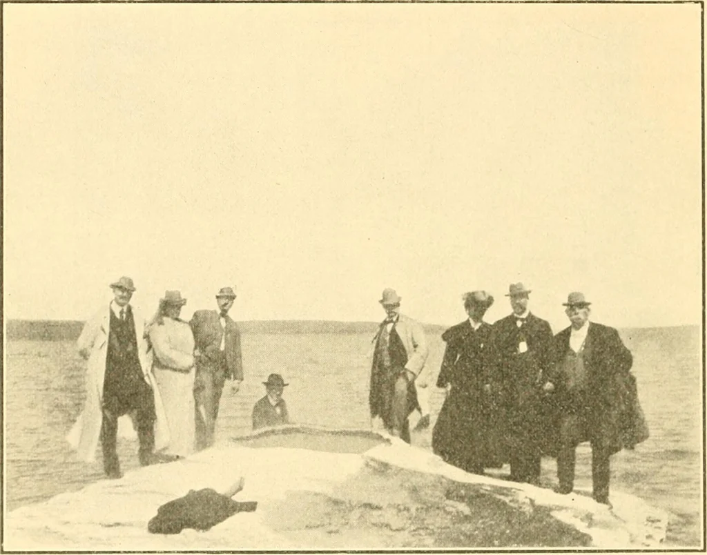 An illustration from Pilgrimage of Mary commandery no. 36, Knights templar of Pennsylvania to the Twenty-ninth triennial conclave of the Grand encampment U.S. at San Francisco, Cal, 1904, leaf 59