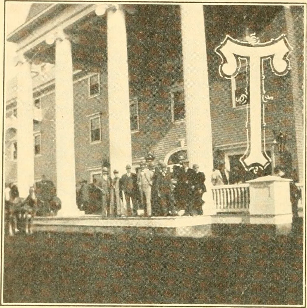 An illustration from Pilgrimage of Mary commandery no. 36, Knights templar of Pennsylvania to the Twenty-ninth triennial conclave of the Grand encampment U.S. at San Francisco, Cal, 1904, leaf 73
