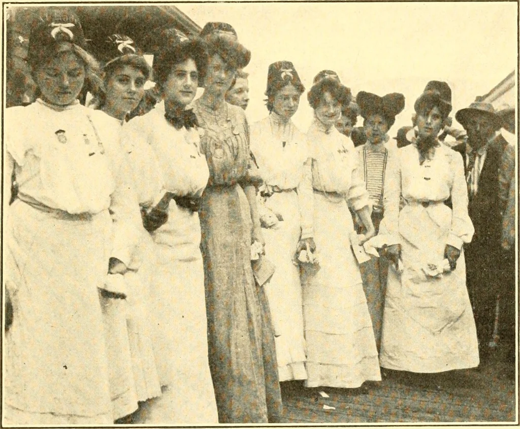 An illustration from Pilgrimage of Mary commandery no. 36, Knights templar of Pennsylvania to the Twenty-ninth triennial conclave of the Grand encampment U.S. at San Francisco, Cal, 1904, leaf 96