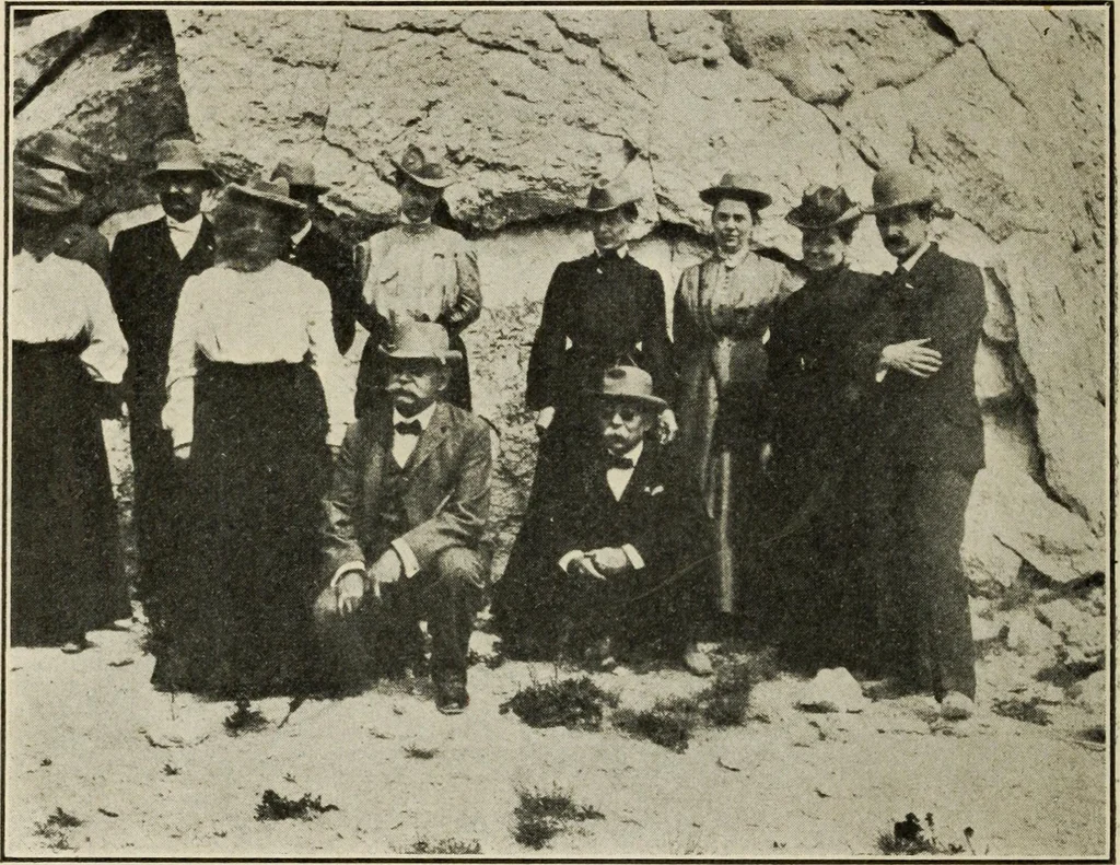 An illustration from Pilgrimage of Mary commandery no. 36, Knights templar of Pennsylvania to the Twenty-ninth triennial conclave of the Grand encampment U.S. at San Francisco, Cal, 1904, leaf 25