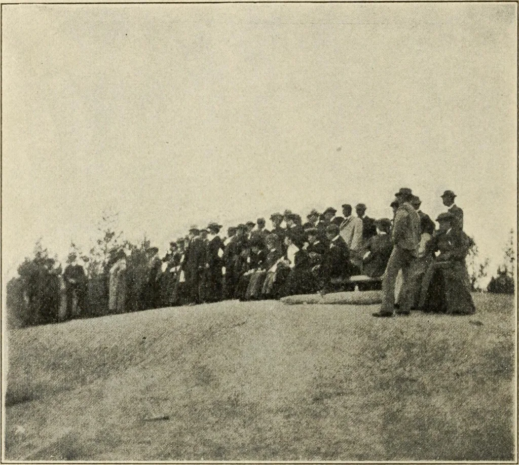 An illustration from Pilgrimage of Mary commandery no. 36, Knights templar of Pennsylvania to the Twenty-ninth triennial conclave of the Grand encampment U.S. at San Francisco, Cal, 1904, leaf 35