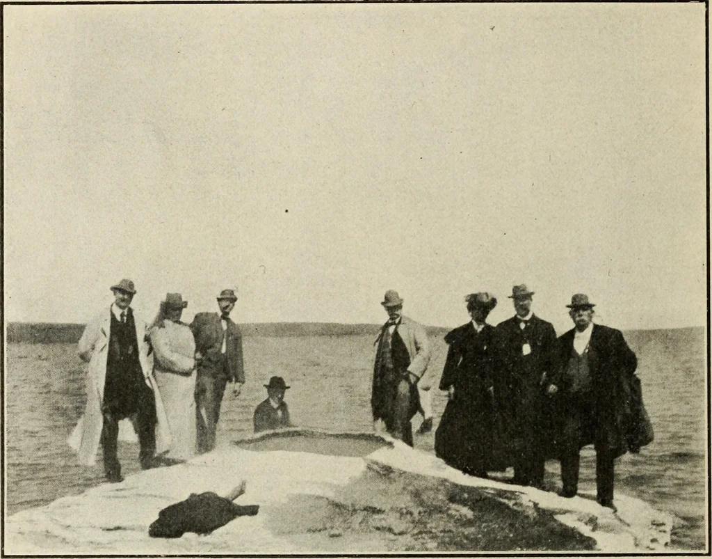 An illustration from Pilgrimage of Mary commandery no. 36, Knights templar of Pennsylvania to the Twenty-ninth triennial conclave of the Grand encampment U.S. at San Francisco, Cal, 1904, leaf 53