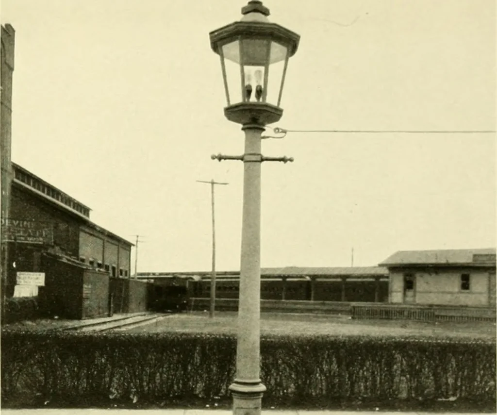 An illustration from A plan of the city of Hartford. Preliminary report by Carrere & Hastings, advisory architects, to the Commission on the city plan of the city of Hartford, Connecticut, in relation to the rectification of the present plan and the development and extension of the city, 1912, leaf 107
