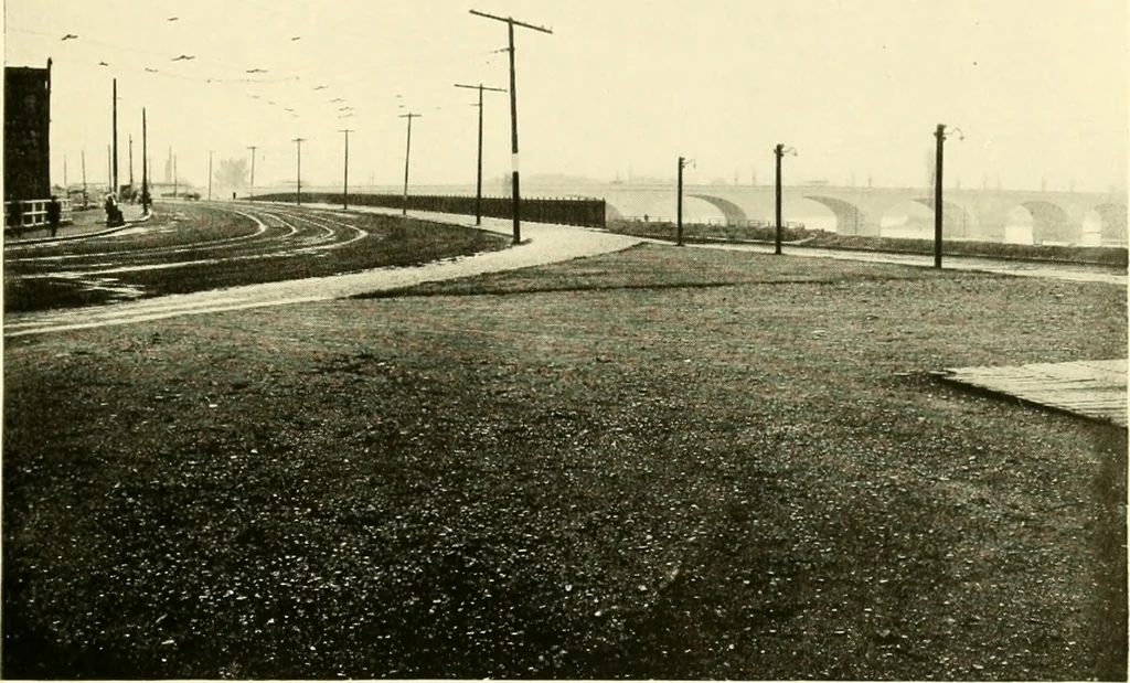 An illustration from A plan of the city of Hartford. Preliminary report by Carrere & Hastings, advisory architects, to the Commission on the city plan of the city of Hartford, Connecticut, in relation to the rectification of the present plan and the development and extension of the city, 1912, leaf 98