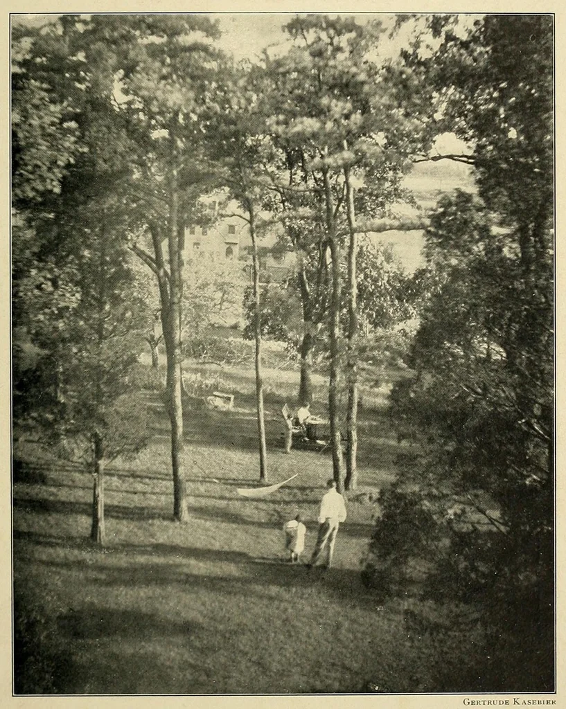 An illustration from Platinum print : journal of personal expression, 1913, leaf 1