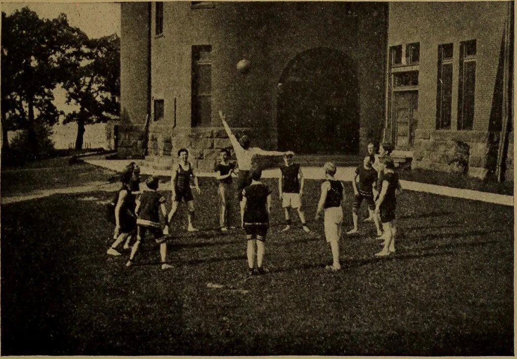 An illustration from Play, comprising games for the kindergarten, playground, schoolroom and college; how to coach and play girls' basket-ball, etc, 1912, leaf 104