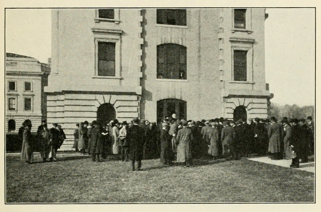 An illustration from Play and recreation for the open country, 1914, leaf 101