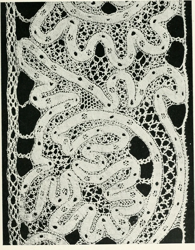 An illustration from Point and pillow lace : a short account of various kinds ancient and modern, and how to recognize them, 1899, leaf 90