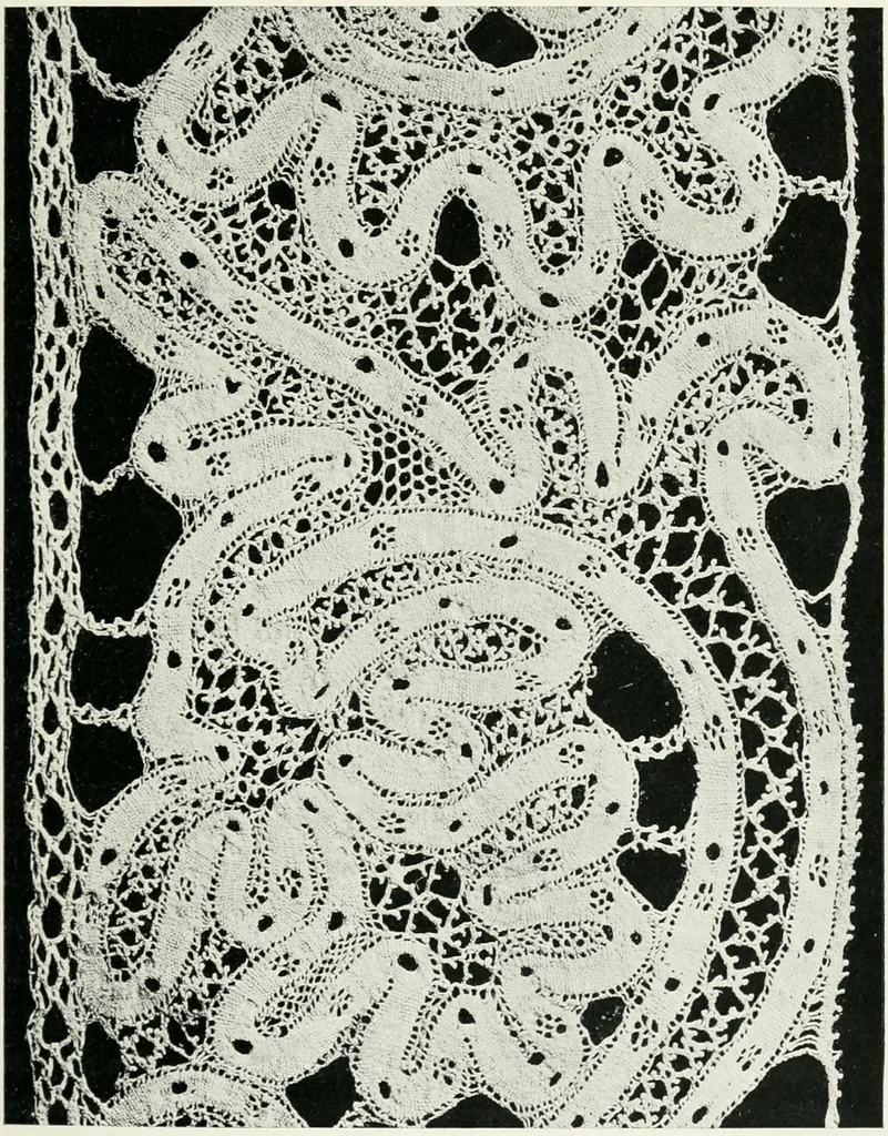 An illustration from Point and pillow lace : a short account of various kinds ancient and modern, and how to recognize them, 1899, leaf 90
