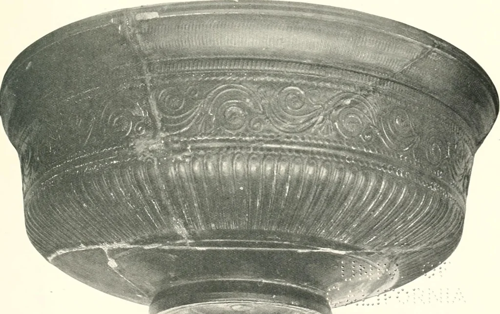An illustration from The pottery found at Silchester : a descriptive account of the pottery recovered during the excavations on the site of the Romano-British city of Calleva Atrebatum at Silchester, Hants., and deposited in the Reading Museum, 1916, leaf 356