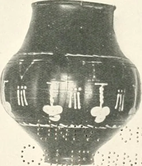 An illustration from The pottery found at Silchester : a descriptive account of the pottery recovered during the excavations on the site of the Romano-British city of Calleva Atrebatum at Silchester, Hants., and deposited in the Reading Museum, 1916, leaf 422