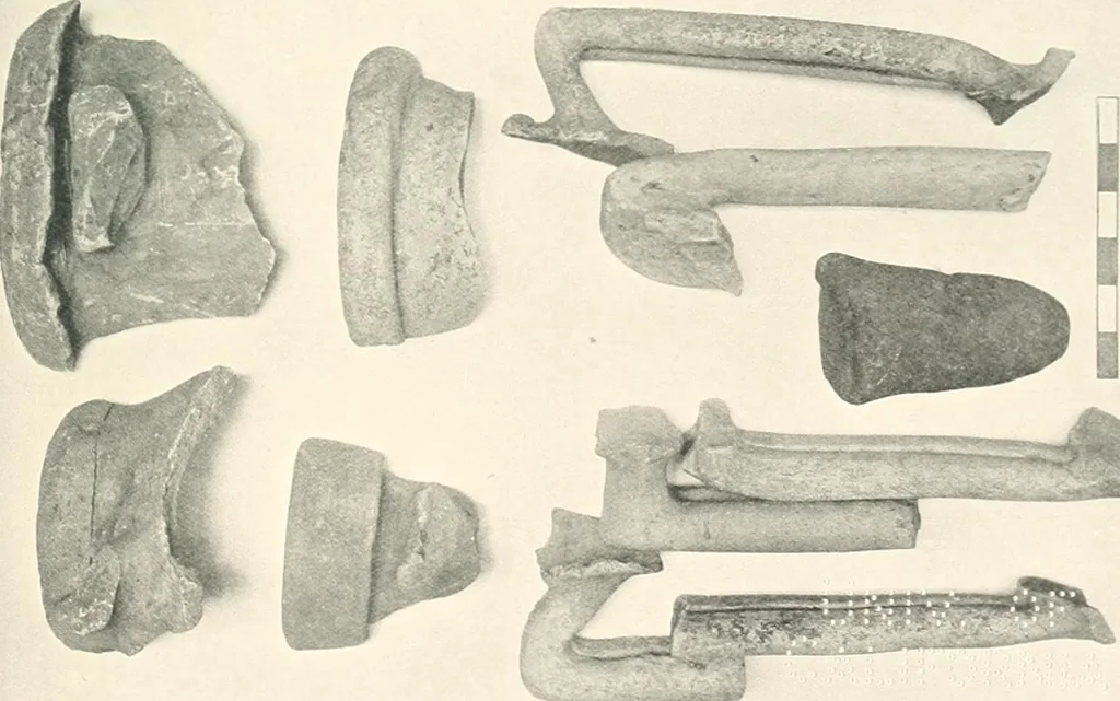 An illustration from The pottery found at Silchester : a descriptive account of the pottery recovered during the excavations on the site of the Romano-British city of Calleva Atrebatum at Silchester, Hants., and deposited in the Reading Museum, 1916, leaf 474