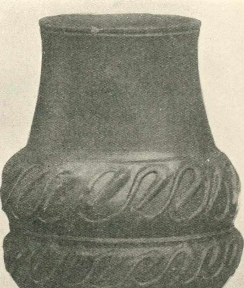 An illustration from The pottery found at Silchester : a descriptive account of the pottery recovered during the excavations on the site of the Romano-British city of Calleva Atrebatum at Silchester, Hants., and deposited in the Reading Museum, 1916, leaf 500