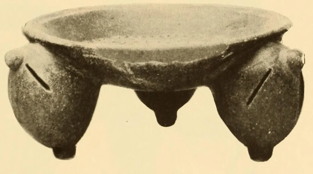 An illustration from Pottery of Costa Rica and Nicaragua, 1926, leaf 451