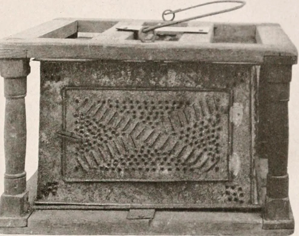 An illustration from The practical book of early American arts and crafts, 1916, leaf 112