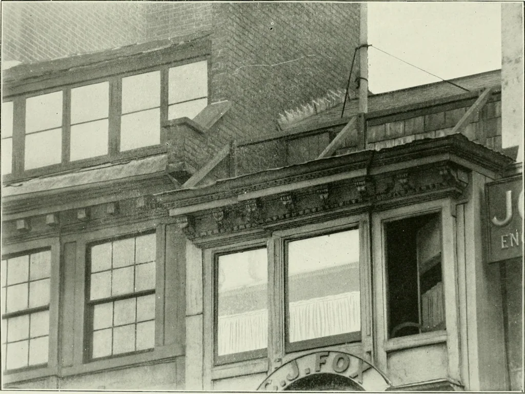 An illustration from The practical exemplar of architecture, 1907, leaf 68