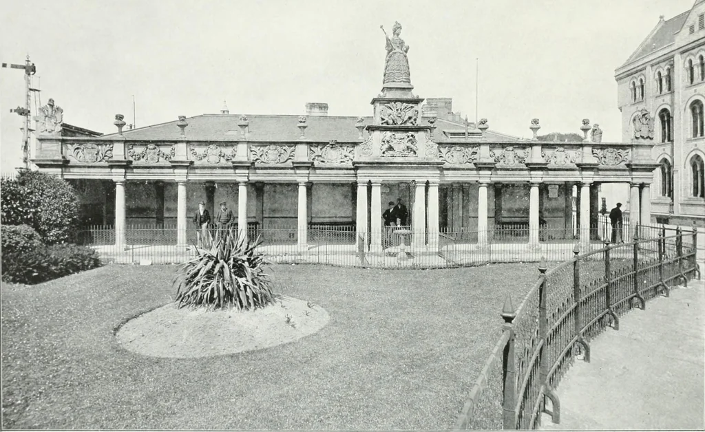 An illustration from The practical exemplar of architecture, 1907, leaf 114