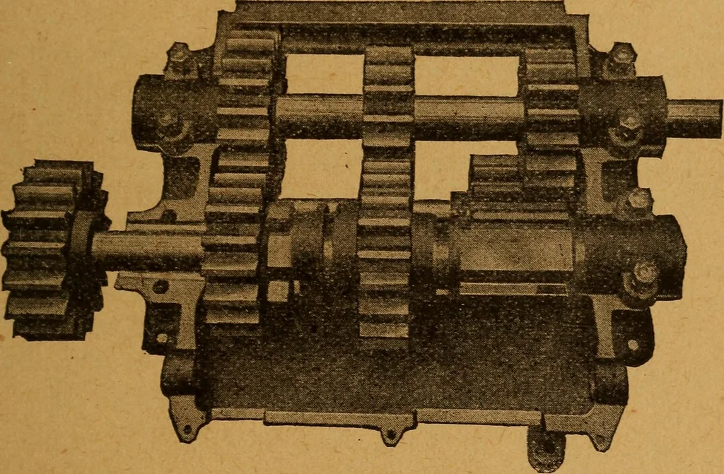 An illustration from Practical hand book of gas, oil and steam engines, stationary, marine, traction; gas burners, oil burners, etc.; farm, traction, automobile, locomotive; a simple, practical and comprehensive book on the construction, operation and repair of all kinds of engines, 1916, leaf 342