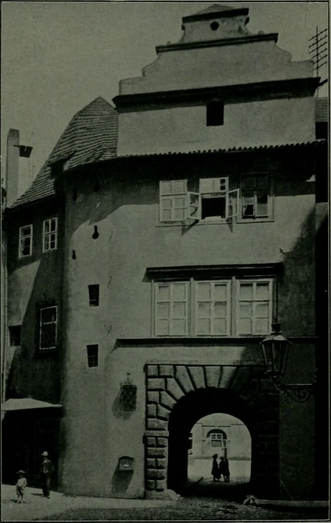 An illustration from Prag, 1912, leaf 114