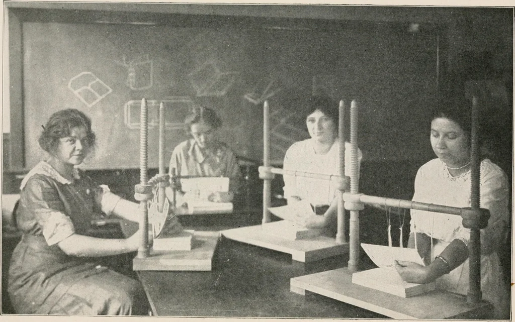 An illustration from Printing and bookbinding for schools, 1914, leaf 91