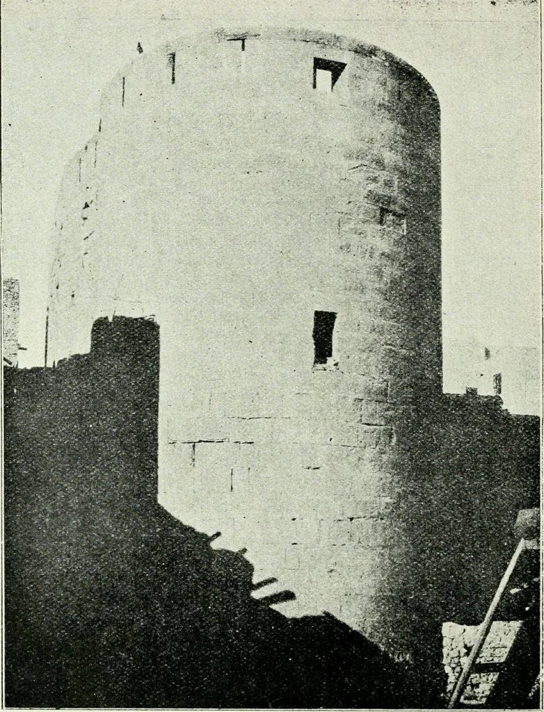 An illustration from Rambles in Cairo, 1917, leaf 39
