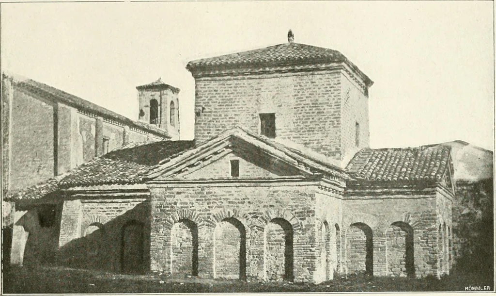 An illustration from Ravenne, 1907, leaf 32