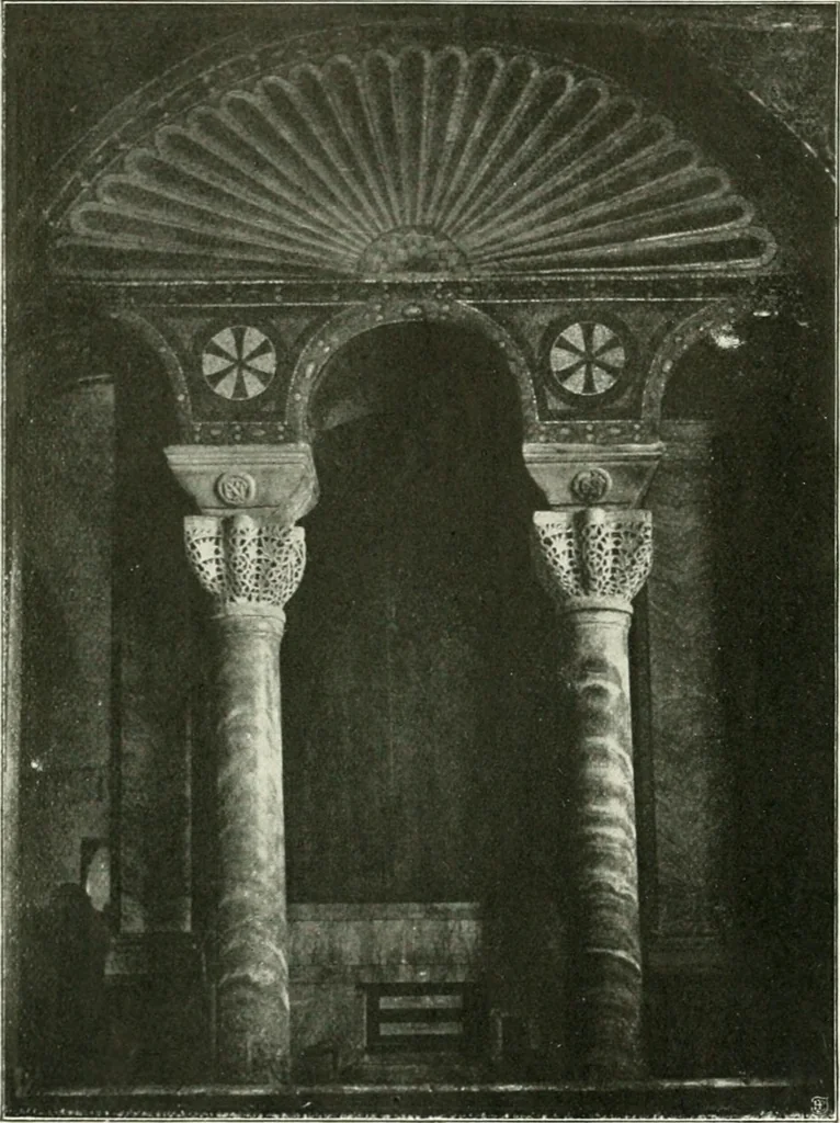 An illustration from Ravenne, 1907, leaf 83