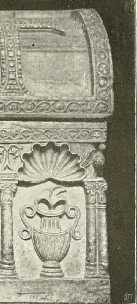 An illustration from Ravenne, 1907, leaf 92