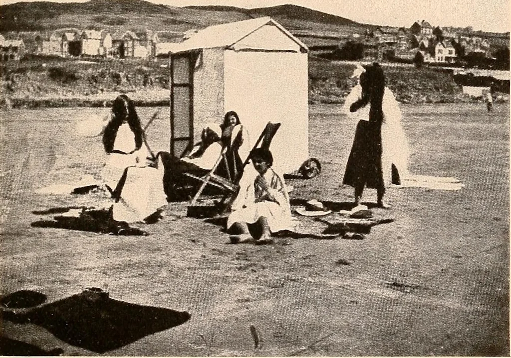 An illustration from Raymond, or Life and death : with examples of the evidence for survival of memory and affection after death, 1916, leaf 282