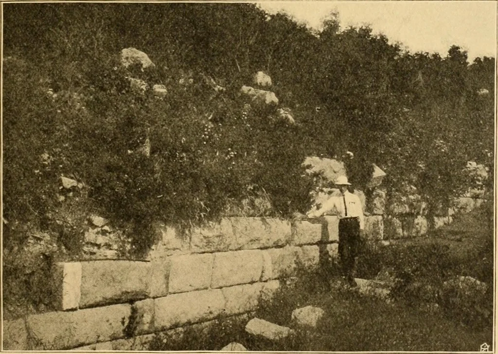 An illustration from Records of the past, 1904, leaf 372