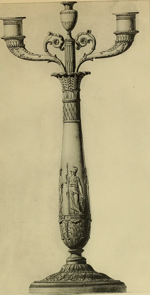 An illustration from Recueil de dessins d'orfevrerie du premier empire par biennais orfevre de Napoléon 1er et de la couronne, 1900, leaf 128