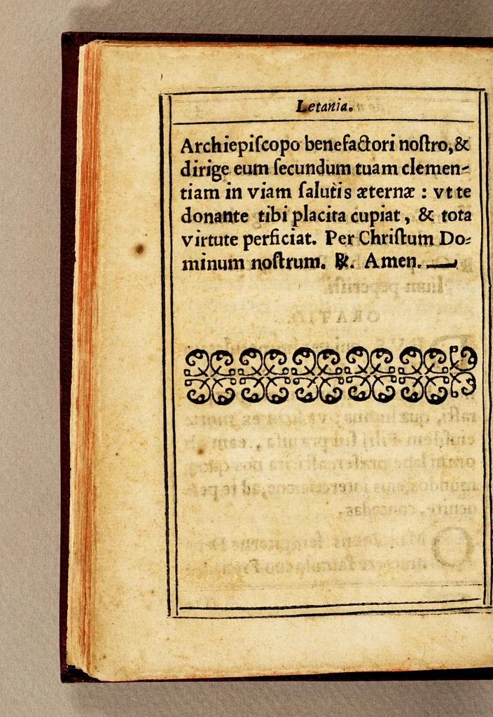 An illustration from Regla, y ordenaciones de las religiosas de la limpia, e immaculada Concepcion de la Virgen Santissima n[uest]ra Señora. : Que se an de obseruar en los conuentos de la dicha orden de la ciudad de Mexico: la Concepcion, Regina Coeli, Iesus Maria, N[uest]ra Señora de Balbanera, la Encarnacion, Santa Maria de Gracia, y Santa Ines, ya fundados, con los demas que se fundaren subordinados à la obediencia del illustrissimo señor D. Francisco Manso, y Zuñiga, arçobispo de la dicha ciudad, del consejo de su Magestad, y del Real de las Indias, y à la de los illustrissimos sus successores. Reducidas por su Señoria illustrissima con facultad appostolica à estilo suaue, corriente, y ordinario. Y suplidas en los defectos passados, de su obseruancia, para que en lo por venir mejor se puedan entender, y guardar, 1635, leaf 98