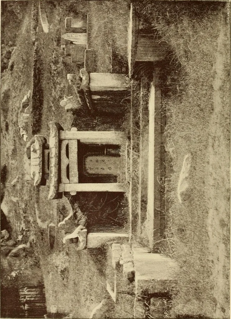 An illustration from The religious system of China, its ancient forms, evolution, history and present aspect, manners, customs and social institutions connected therewith, 1892, leaf 285