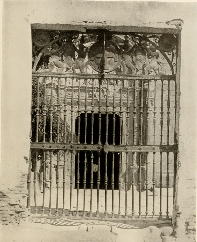 An illustration from The renaissance architectvre of central and northern Spain, a collection of photographs and measvred drawings,, 1920, leaf 32