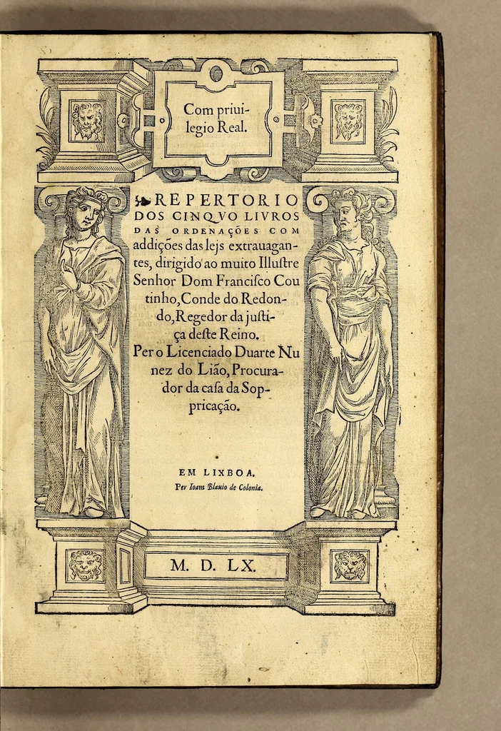An illustration from Repertorio dos cinquo livros das ordenações com addições das lejs extrauagantes, : dirigido ao muito illustre senhor dom Francisco Coutinho, conde do Redondo, regedor da justiça deste reino., 1560, leaf 5