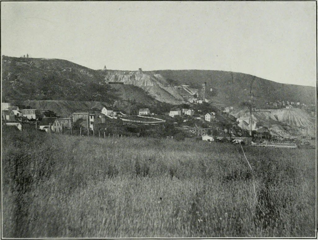 An illustration from ... Report on the building and ornamental stones of Canada, vol. I-V, 1912, leaf 270